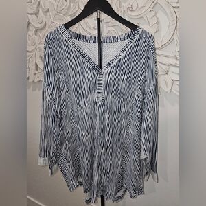 NWT Westbound Flattering Navy and White Striped Comfy Blouse. 2X